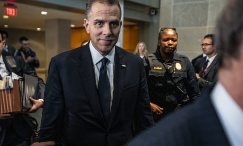 Bidenov sin optužen za tri kaznena djela, prijeti mu do 25 godina zatvora