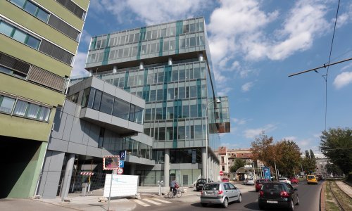 Zagrebačka burza: Indeksi blago oslabili, Adris u fokusu