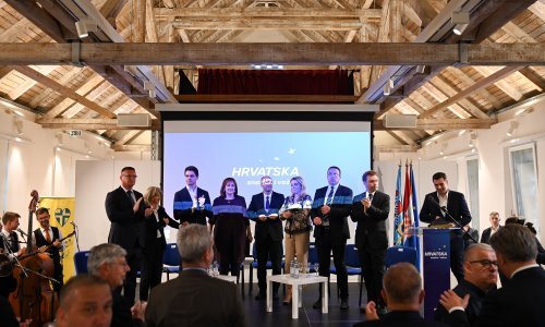 Veliki skup vladajućih kod Zagreba: 'Oni koji znaju stanuju u HDZ-u'