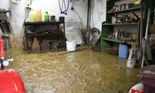 Asfalt pukao, domovi plivaju u blatu: Pogledajte što je poplava napravila od Rašenice