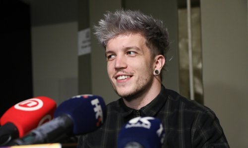 Baby Lasagna najavio da stiže u Dalmaciju, a jednom objavom je i zagolicao maštu fanova