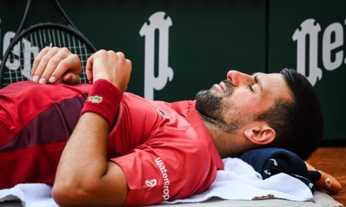 Novak Đoković operiran u Parizu! Objavljeno je kad bi se trebao vratiti, ali...