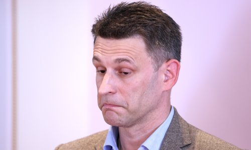 Petrov manjincima: Odlučite se jeste li vladajući ili oporba