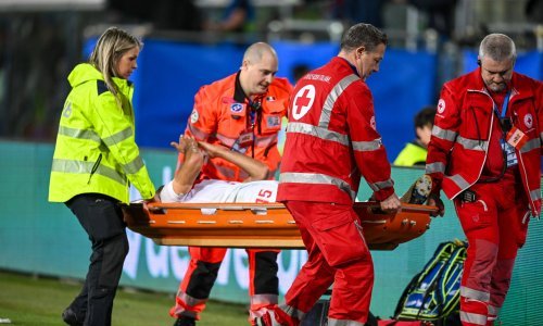 Teška ozljeda na utakmici Italija-Turska, na nosilima je napustio igralište