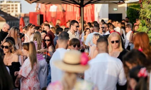 Srce Zagreba osvanulo u znaku čarobne narančaste boje Sunset in a glass sessiona