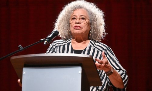 Poznata aktivistkinja Angela Davis okupila 1500 ljudi na predavanju u Lisinskom