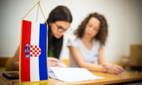 Zatvorena birališta, izašlo malo birača s izuzetkom Gospića