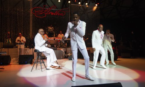 Vezali ga i strpali na psihijatriju jer nisu vjerovali da je poznati pjevač