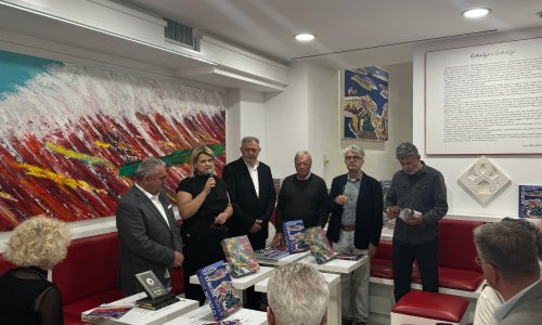 U Arkadiji otvorena izložba slika vrhunskih hrvatskih kolorista