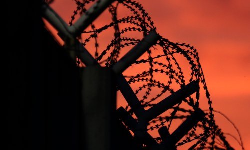 Srbijanskoj policiji dolijao krijumčar, pao kod Niša s 31 migrantom u vozilu