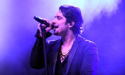 Nova energija i poznati hitovi: Pogledajte atmosferu na koncertu legendarnog Parnog valjka