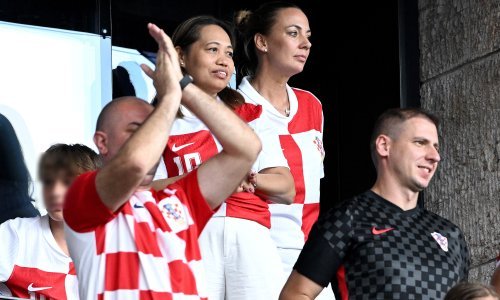 Najveća podrška: Lijepa Vanja i troje djece s tribina bodre Luku Modrića