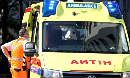 U Slavoniji se sudarili auto i vozilo hitne pomoći, četvero ozlijeđenih