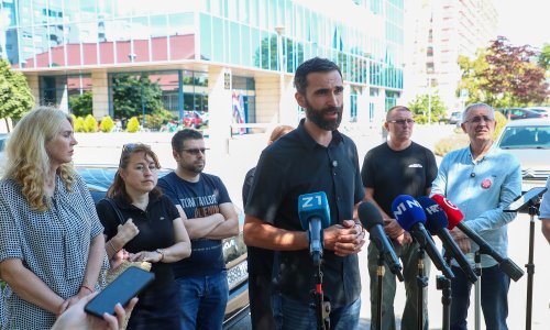 Sindikati stigli pred Ministarstvo, prijete prosvjedima