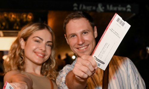 Ne skrivaju da su zaljubljeni: Tara Thaller uživala u kinu sa svojim dečkom