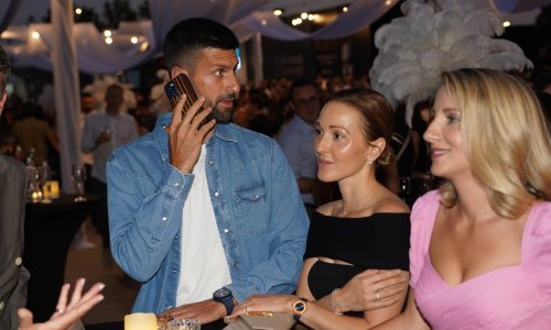 Novak i Jelena Đoković u večernjem izlasku: Uživaju na koncertu poznatog glazbenika
