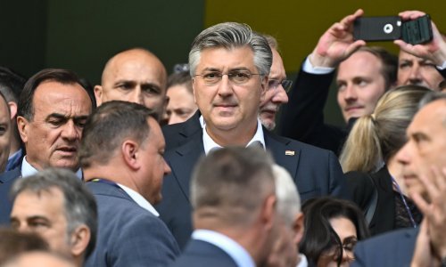 Među tisućama navijača u Hamburgu našao se i Andrej Plenković