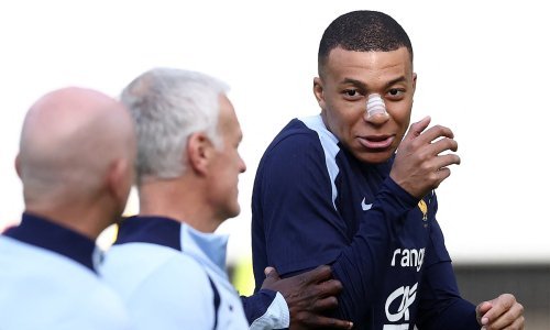 Kylian Mbappe stigao na trening; evo kako izgleda sa slomljenim nosom