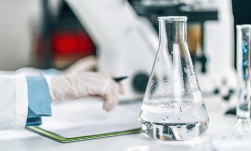 Mikroplastika je sad pronađena i u penisu: Može li uzrokovati erektilnu disfunkciju?