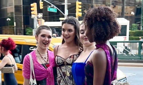 Ovim je potezom iznenadila sve: Suri Cruise na maturalnu stigla u zanimljivom društvu