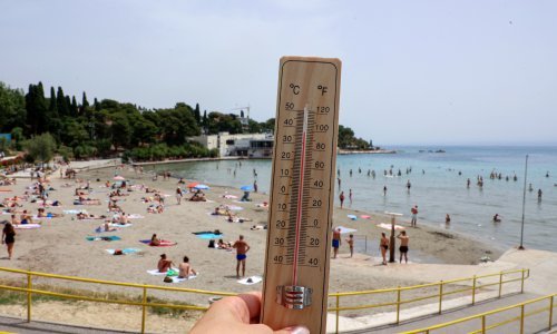 Kako se uopće rashladiti? Temperatura mora na nekim mjestima viša od 27 stupnjeva