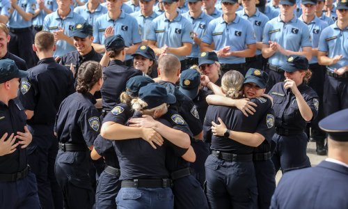 Učenici Policijske škole Josip Jović položili prisegu, dodijeljene nagrade najboljima