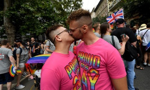 Tisuće Mađara prkose Orbanu na paradi ponosa, došao i veleposlanik SAD-a