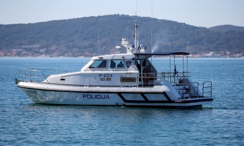 Brodica s komunalnim otpadom potonula kod Suska