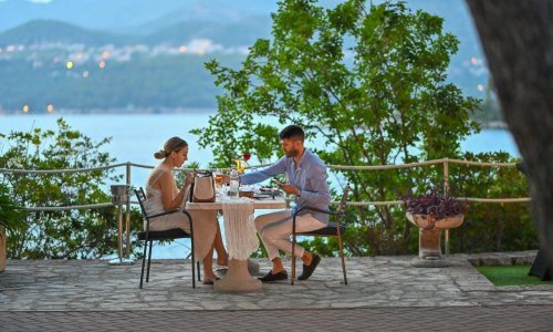 U prekrasnoj Villi Rose na Koločepu chef Ivan Pažanin predstavio novu a la carte sezonu