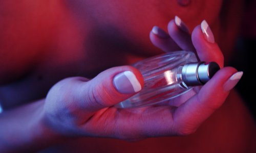 EU kaznio američkog proizvođača mirisnih dodataka za parfeme, dilao informacije konkurentima