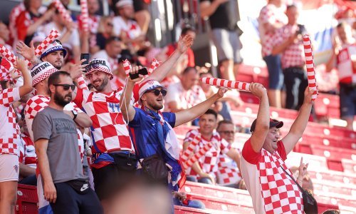 Navijačko ludilo zahvatilo i Leipzig; Hrvati zavladali tribinama, ima ih puno više od Talijana