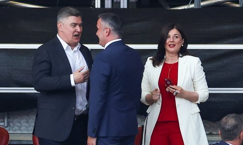 Poznata lica u Leipzigu: Vatrene s tribina bodrili Zoran Milanović i supruga Sanja