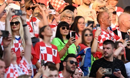 U njegovom dresu: Majka Dominika Livakovića ovu utakmicu nije mogla propustiti