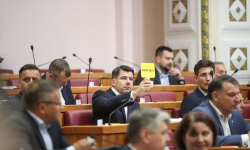 Zastupnicima veće naknade za najam stanova, to nije jedina pogodnost koju imaju