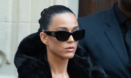 Katy Perry prošetala Parizom u toplesu: Je li ovaj put pretjerala?