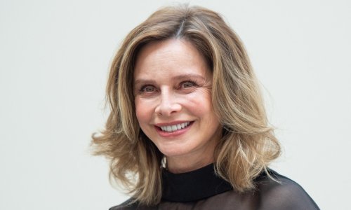 Glumica Ally McBeal zna kako privući pozornost u efektnom chic outfitu