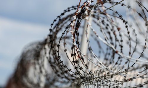 Dvojici bjegunaca nema traga: Prešli žilet-žicu i skočili s visine od sedam metara