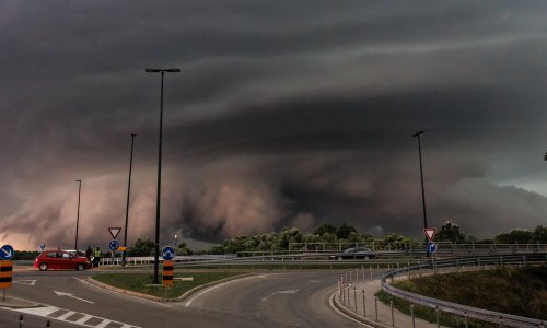 Hladna fronta donijela nezapamćeno nevrijeme: Već je na jugu Hrvatske