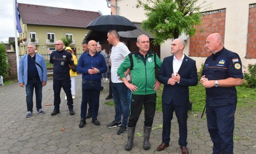 Suverenisti pozvali Dabru da se očituje o protugradnoj obrani
