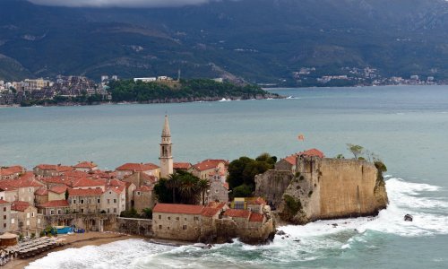 Kataklizma u Crnoj Gori: Padale dizalice, vjetar čupao drveće, ima mrtvih