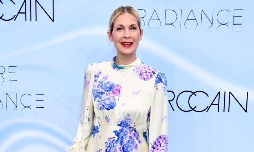 Pronašli smo savršenu cvjetnu haljinu koja ikoni tihog luksuza baš dobro pristaje