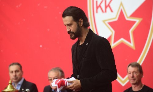 Održana komemoracija povodom smrti Dragana Kapičića: Njegov sin Stefan stigao s majkom