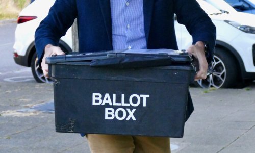 Otvorena birališta u Britaniji: Sve ankete daju prednost laburistima