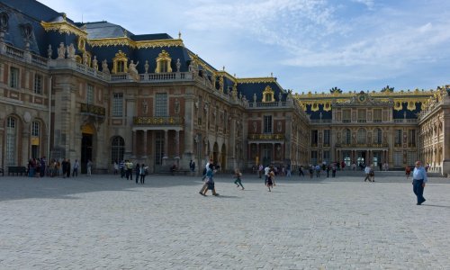 Evakuiran dvorac Versailles, policija izdala upozorenje