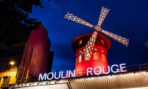 Na radost brojnih obožavatelja, pariški Moulin Rouge ponovno dobio krila