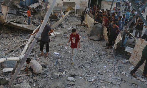 Izraelska vojska ubila 16 ljudi u školi u Gazi, kaže da je ciljala militante