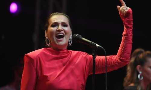 Nina Badrić ponovno oduševila stajlingom: Ovaj put nosi haljinu s poznatim potpisom