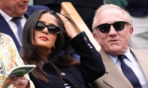 Ni ne trudi se sakriti ih: Salma Hayek na Wimbledonu ponosno pokazala svoje sijede