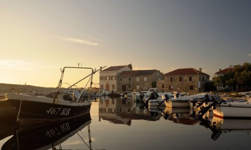 Nazivaju ga vratima Dalmacije: Otok na kojem su automobili zabranjeni