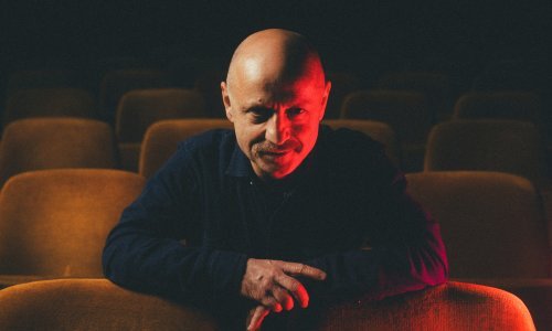 Mile Kekin se poskliznuo s bine pa se našalio: 'Evo kako se glumi pad s bine'